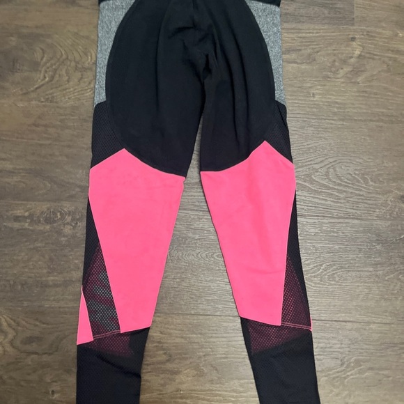 PINK Victoria's Secret Pink Sweatshirt with Floral Design - Picture 15 of 16